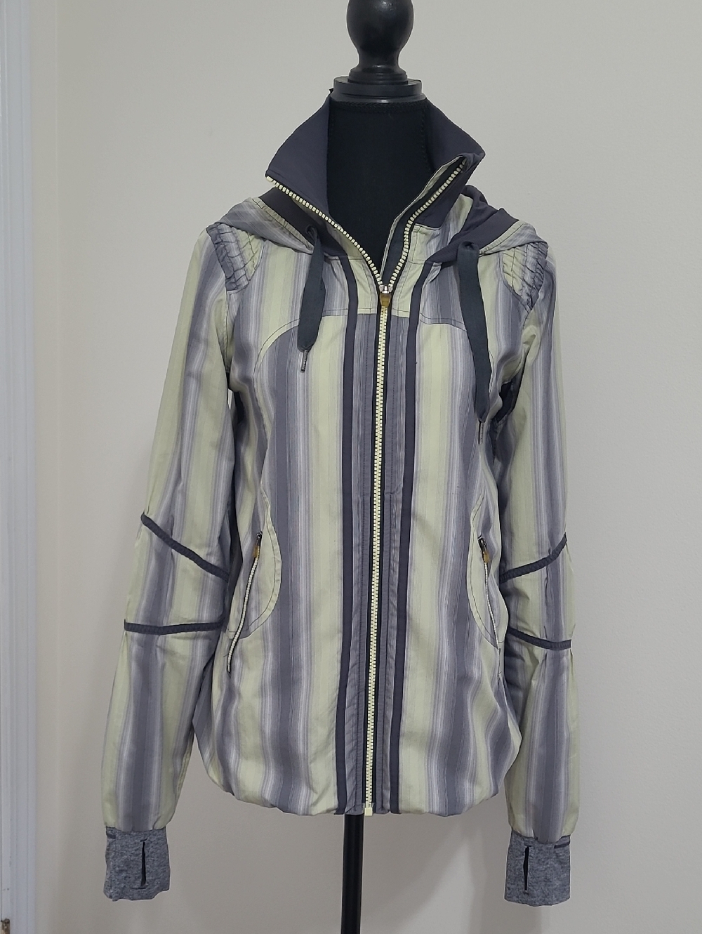 Lululemon Run Track & Field Jacket - Picture 2 of 13